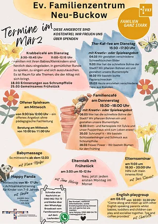 Zu sehen ist Flyer des aktuellen Monatsprogrammes., auf dem die Angebote aufgeführt werden.